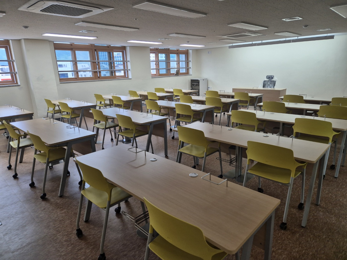 경기도 하남 OO중학교 컴퓨터책상